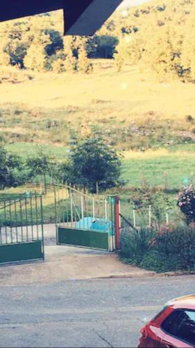 Chambre familiale à la ferme : Maisons d'hotes proche de Le Mas-d'Azil