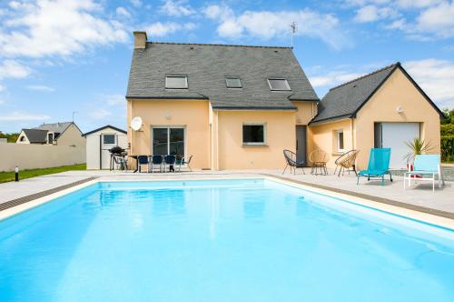 Maison cosy avec piscine au coeur de Penmarch : Maisons de vacances proche de Plomeur