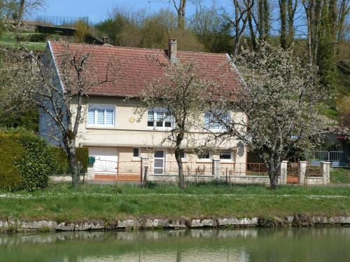Gîte Vilosnes-Haraumont, 5 pièces, 7 personnes - FR-1-585-83 : Maisons de vacances proche d'Aincreville