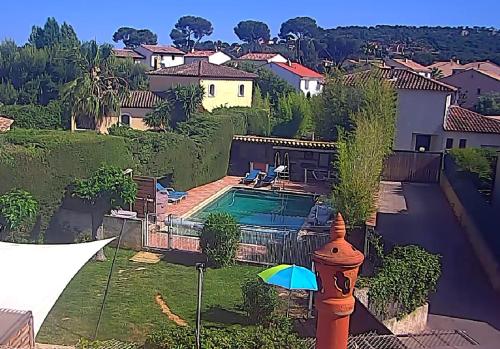 Maison de Vacances les Pins piscine chauffée : Maisons de vacances proche de La Seyne-sur-Mer