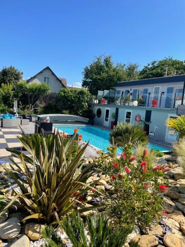 Hotel la piscine : Hotels proche de Saint-Vaast-en-Auge