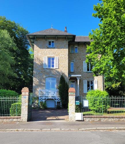 Villa Matignon : B&B / Chambres d'hotes proche de Joué-du-Bois