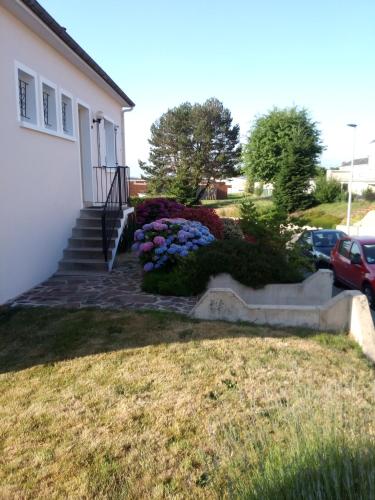 B&B Jacuzzi, Pool, Sauna, Steam Room, and Gym 100 meters away : Appartements proche de Vieuvy
