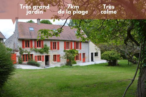 Maison typique - Très grand jardin - 7km de la mer : Maisons de vacances proche de Villons-les-Buissons