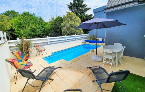 Stunning Home In La Fort Fouesnant With Wifi, Private Swimming Pool And Outdoor Swimming Pool : Maisons de vacances proche de La Forêt-Fouesnant
