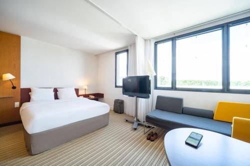 B&B HOTEL Calais Terminal Cité Europe 4 étoiles : Hotels proche de Fréthun