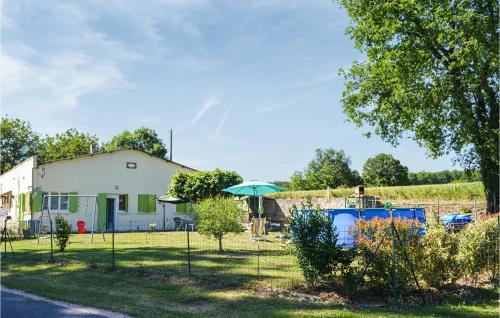 Nice home in Chapdeuil with WiFi and 2 Bedrooms : Maisons de vacances proche de Chapdeuil