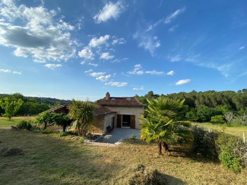 Maison en pierre à la campagne en Périgord Dordogne : Maisons de vacances proche de Chantérac