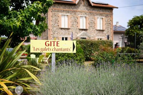 Gîte les Galets chantants : Appartements proche de Saint-Bonnet-de-Chavagne