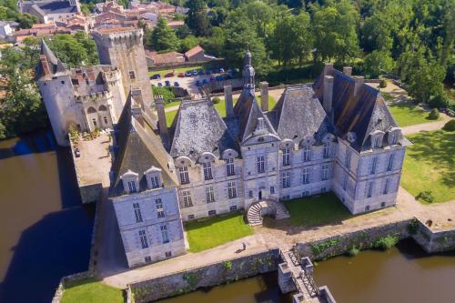 Château de Saint Loup : Maisons d'hotes proche d'Airvault