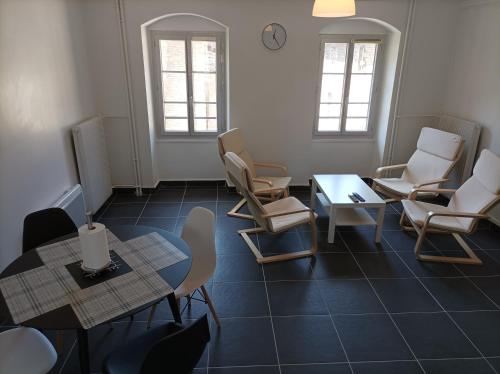 O'Couvent - Appartement 80m2 - 2 chambres - A331 : Appartements proche d'Aiglepierre
