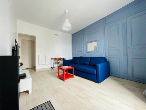 DnN - Modern chic 1BR # minutes to center Thiers # Wifi, free Netflix and Parking : Appartements proche de Thiers