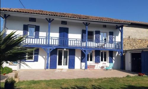 La fermette aux volets bleus : Maisons de vacances proche de Saint-Élix-Séglan