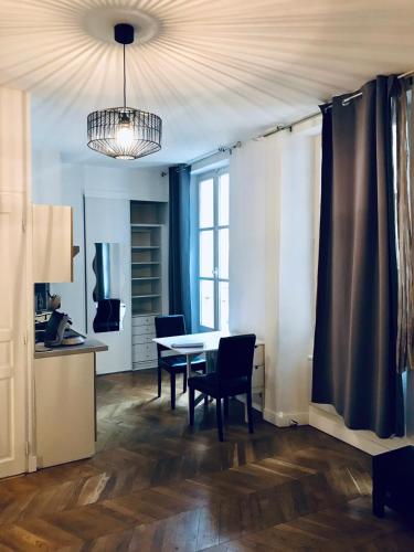 The Spot in the Center on Fontainebleau : Appartements proche de Recloses