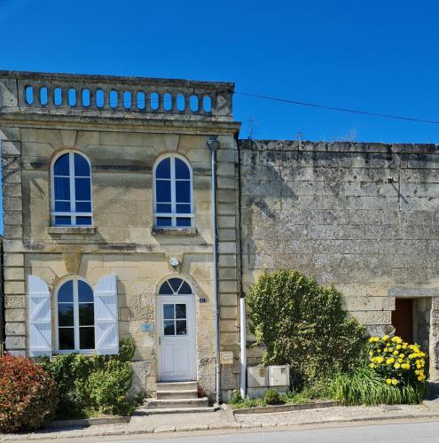 La Tour L'évêque gite 3 chambres 5 pers 5 km Soissons : Maisons de vacances proche de Chassemy