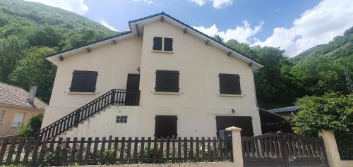 Maison 15 personnes aux pieds des Pyrénées : Maisons de vacances proche de Nistos