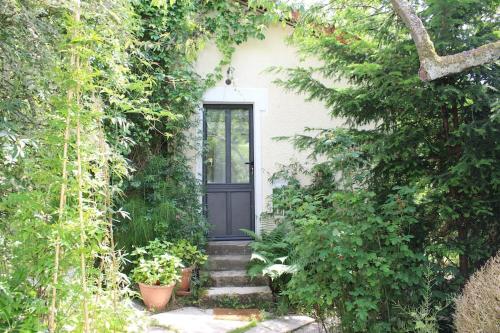 Cocoon in a green setting, private garden : Appartements proche de Bouffémont