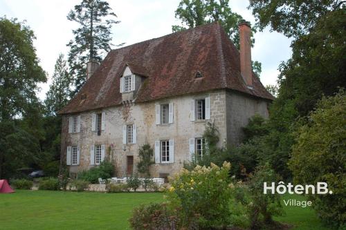 Le château du Fraysseix à Roziers-Saint-Georges : Sejours a la campagne proche de Linards