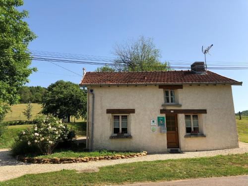 Gîte Orbigny-au-Val, 3 pièces, 4 personnes - FR-1-611-15 : Maisons de vacances proche de Rançonnières