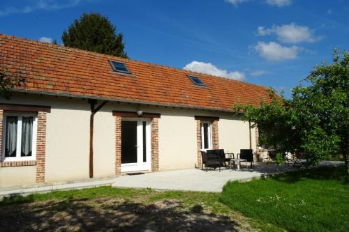 Maison de 2 chambres avec jardin clos et wifi a Berengeville la campagne : Maisons de vacances proche d'Acquigny