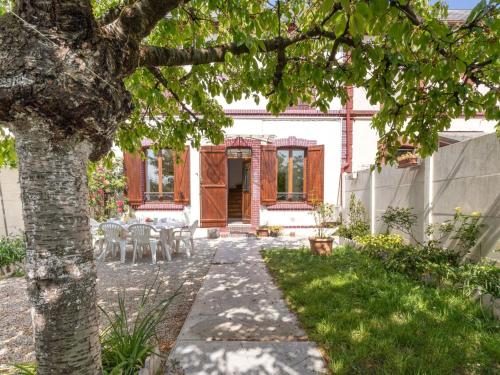 Holiday Home Le Mimosa Normand by Interhome : Maisons de vacances proche de Grangues