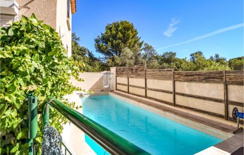 Amazing apartment in Les Angles with Outdoor swimming pool, WiFi and 1 Bedrooms : Appartements proche de Rochefort-du-Gard