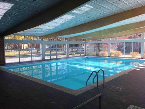 Appart. lumineux pour 4pers. avec piscine chauffée : Appartements proche de Lac-des-Rouges-Truites