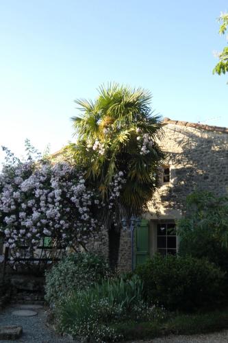 O 4 SAISONS DE BREILBON : Maisons d'hotes proche de Saint-Maixent-l'École