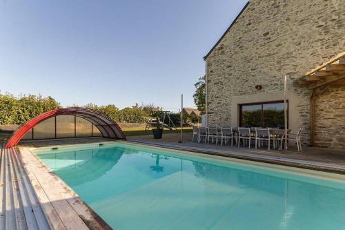 NOCNOC - Gîte du Vieux Pressoir, piscine chauffée et couverte : Maisons de vacances proche de Fay-de-Bretagne