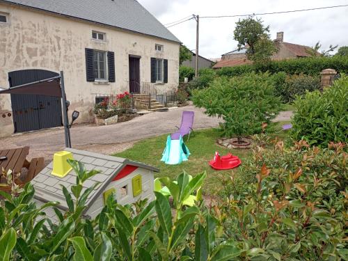 Gite du moulin à la ferme pour 6 á 8 pers tt confort : Maisons de vacances proche de Saint-Agnan