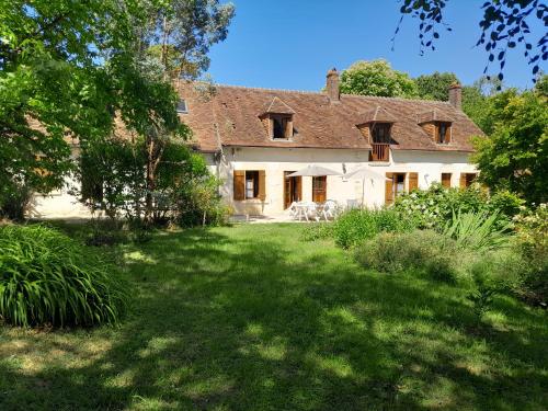 Ravissante longère avec grand jardin et cheminée : Maisons de vacances proche de Châtillon-sur-Indre