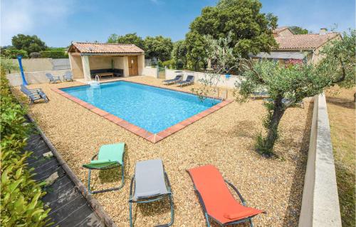 Amazing Home In Mazan With Wifi, Private Swimming Pool And Swimming Pool : Maisons de vacances proche de Malemort-du-Comtat