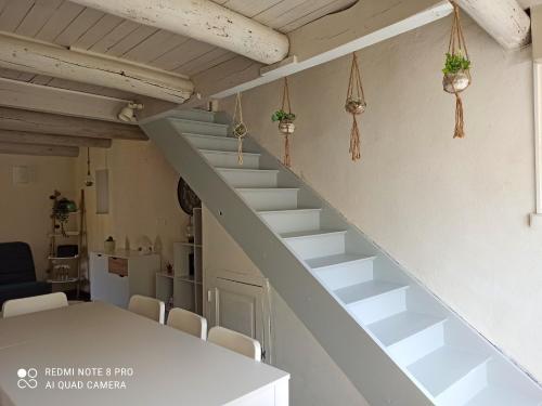 Maison de 2 chambres avec jardin clos et wifi a Saint Floret : Maisons de vacances proche de Creste