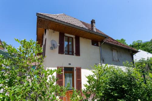 Maison de Village à St Pierre d'Entremont : Maisons de vacances proche de Saint-Pierre-d'Entremont