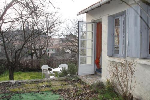 Maison de 3 chambres avec vue sur la ville jardin clos et wifi a Reillanne : Maisons de vacances proche de Vachères