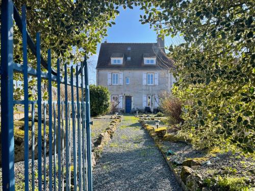The Sans Souci Estate - The Chateau House : Maisons de vacances proche de Toulx-Sainte-Croix