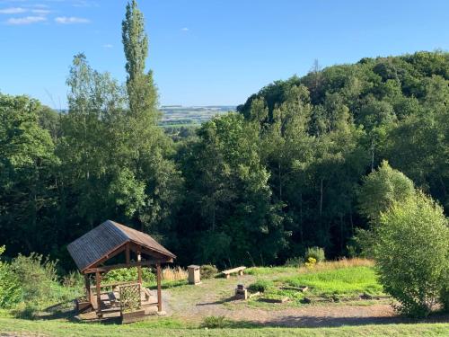Le Relais de la Fontaine & Jacuzzi : Maisons de vacances proche de Montcornet