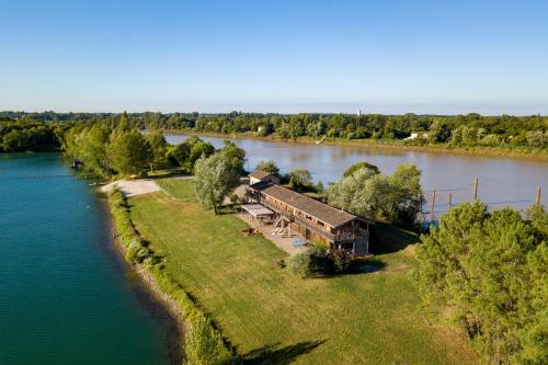 Au bord de l'eau - Grande maison - Baurech Insolite : Villas proche de Castres-Gironde