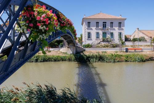 La Passerelle du Canal : B&B / Chambres d'hotes proche de Cuxac-d'Aude