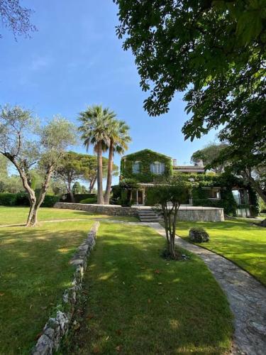 Magnifique Villa avec piscine à Mougins : Villas proche de Mougins