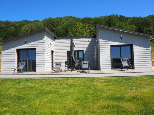 Les Lodges du Revermont : Maisons de vacances proche de Menétru-le-Vignoble