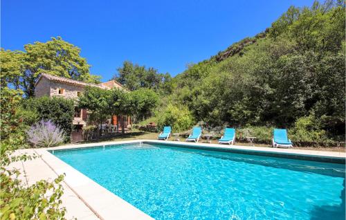 Nice Home In Curnier With Wifi, Private Swimming Pool And 3 Bedrooms : Maisons de vacances proche de Gumiane