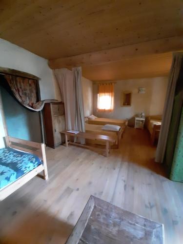 Chambres 6 personnes dans un lieu magique : Maisons d'hotes proche de Bézaudun-sur-Bîne