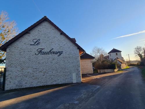 Le Faubourg - Gîte et chambres d'hôte : B&B / Chambres d'hotes proche de Lays-sur-le-Doubs