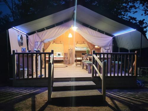 Tente Lodge Safari : Maisons de vacances proche de Beuvrigny