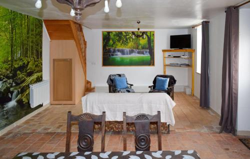 Maison de 3 chambres avec jardin clos et wifi a Channay sur Lathan : Maisons de vacances proche de Courcelles-de-Touraine