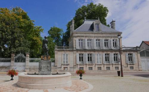 Villa Joséphine : B&B / Chambres d'hotes proche de Balignicourt