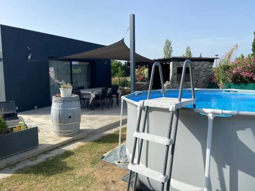 Maison de 3 chambres avec piscine privee jardin clos et wifi a Theza : Maisons de vacances proche d'Alénya