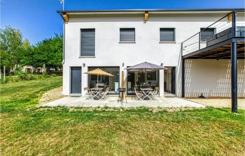 Nice Home in Montrozier With 1 Bedrooms : Maisons de vacances proche d'Agen-d'Aveyron