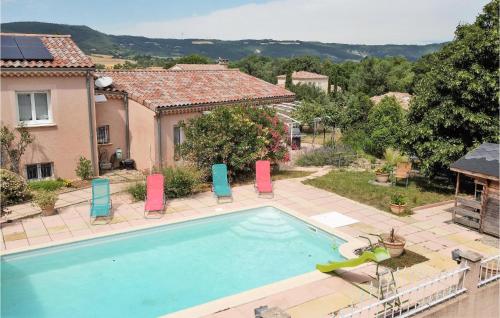 Amazing Home In Marsannes With Outdoor Swimming Pool, Private Swimming Pool And 3 Bedrooms : Maisons de vacances proche de Cléon-d'Andran